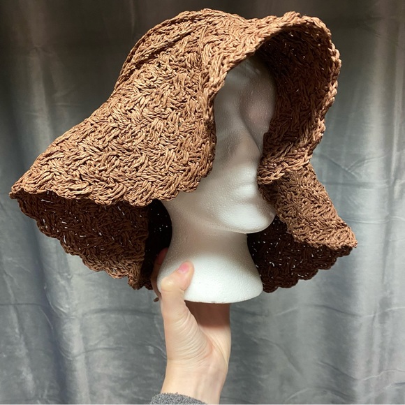 Candie's Accessories - Y2K Brown floppy bucket straw paper fashion sun hat